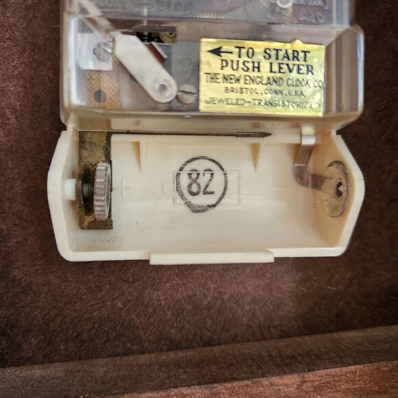 VTG Mid Century New England Bristol Conn Wood Wall Clock Floral Cottage WORKS - Picture 9 of 10